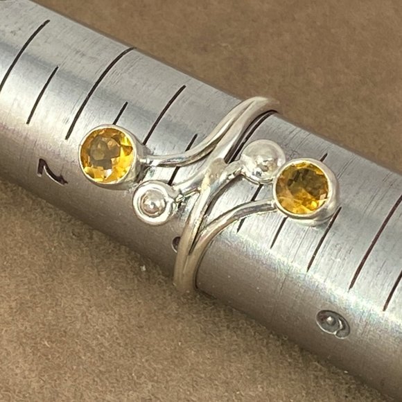 Hand Made Precious 1/2 Carat Golden Yellow Citrine Ring set in 925 Silver - Picture 1 of 6